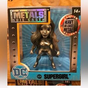 2017 Jada metals DC Supergirl Die-Cast Figure rare chase silver. Brand new